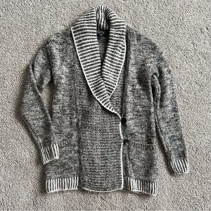 Perfect neutral sweater. GAP xs